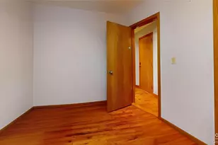 120 Barrymore Blvd, Franklin Square, NY 11010 - Photo 18