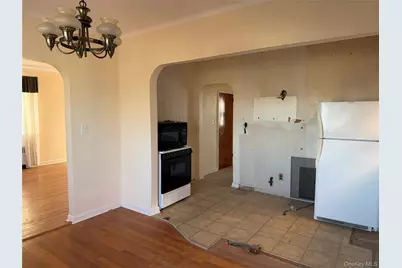 512 Minnieford Avenue, Bronx, NY 10464 - Photo 10