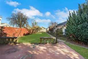 512 Minnieford Ave, Bronx, NY 10464 - Photo 20