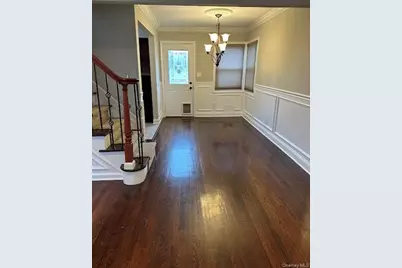 258 N Suffolk Avenue, Massapequa, NY 11758 - Photo 2