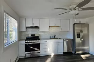 133 Denton St, Patchogue, NY 11772 - Photo 4