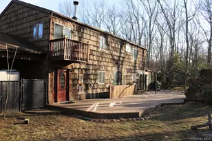 35 Hastings Dr, Ridge, NY 11961 - Photo 34