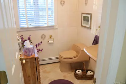 35 Hastings Drive, Ridge, NY 11961 - Photo 14