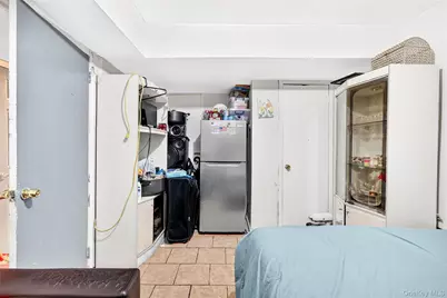 1007 E 215th Street, Bronx, NY 10469 - Photo 34