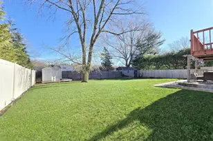 373 Magnolia Dr, Selden, NY 11784 - Photo 24