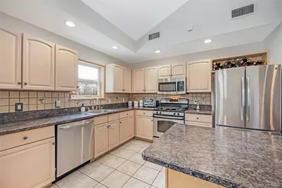 1291 Boston Avenue, Bay Shore, NY 11706 - Photo 14