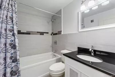 1260 Warwick Street, Uniondale, NY 11553 - Photo 28