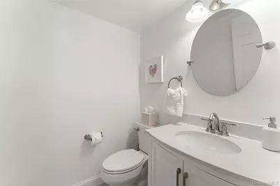 36 Greenridge Avenue #302, White Plains, NY 10605 - Photo 8