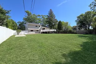 76 Skylark Dr, Holtsville, NY 11742 - Photo 16