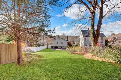 171 School Street, Oyster Bay, NY 11771 - Photo 30