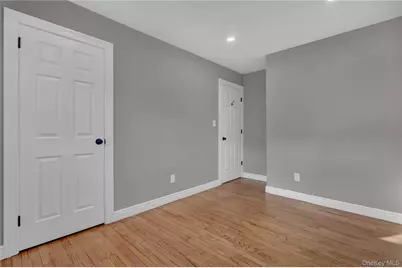 171 School Street, Oyster Bay, NY 11771 - Photo 18