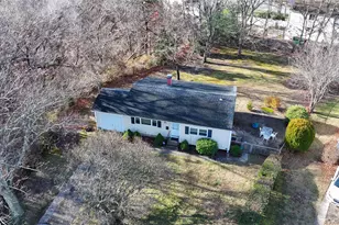 170 Sugarwood Ln, Central Islip, NY 11722 - Photo 22