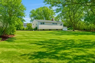 170 Sugarwood Ln, Central Islip, NY 11722 - Photo 18