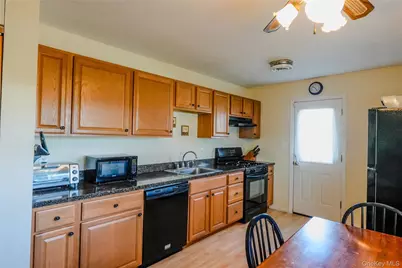 170 Sugarwood Lane, Central Islip, NY 11722 - Photo 8
