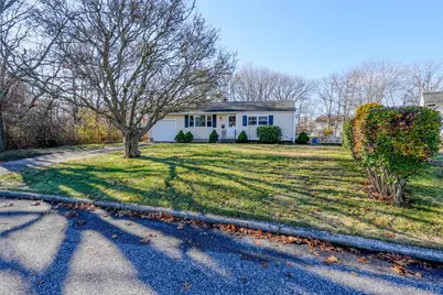 170 Sugarwood Lane, Central Islip, NY 11722 - Photo 2