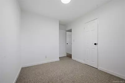 26 Wilshire Drive, North Babylon, NY 11703 - Photo 8