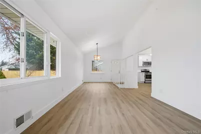 26 Wilshire Drive, North Babylon, NY 11703 - Photo 14