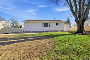 26 Wilshire Dr, North Babylon, NY 11703 - Photo 4