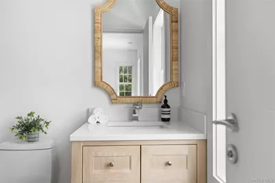 100 Narrow Lane, Southampton, NY 11968 - Photo 18