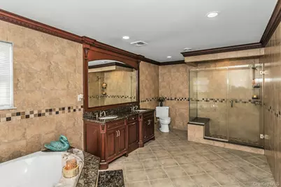 4 Laurette Lane, Freeport, NY 11520 - Photo 22