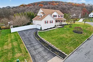 23 Pewter Cir, Chester, NY 10918 - Photo 2