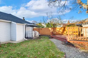 25 45th St, Islip, NY 11751 - Photo 32