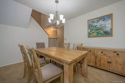 75 Village Green, Bardonia, NY 10954 - Photo 6