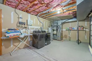 75 Village Green, Bardonia, NY 10954 - Photo 18