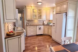 286 Pacific St, Massapequa Park, NY 11762 - Photo 6