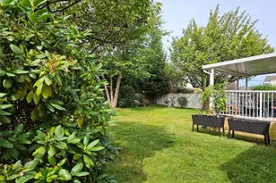 286 Pacific St, Massapequa Park, NY 11762 - Photo 24