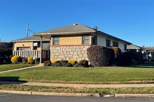 2197 Jeffrey Dr, North Bellmore, NY 11710 - Photo 2