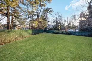 1680 Lake Ave, Merrick, NY 11566 - Photo 34