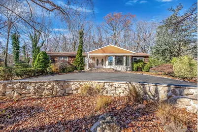 25 Farmington Lane, Melville, NY 11747 - Photo 4