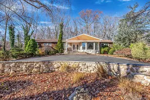 25 Farmington Ln, Melville, NY 11747 - Photo 4