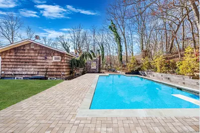 25 Farmington Lane, Melville, NY 11747 - Photo 12