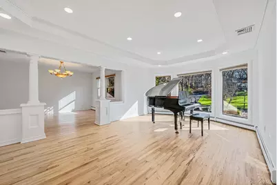 25 Farmington Lane, Melville, NY 11747 - Photo 24