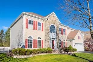 33 Pinehurst Dr, Mount Sinai, NY 11766 - Photo 2