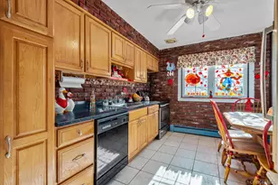 647 Seamans Nck Rd, Seaford, NY 11783 - Photo 4