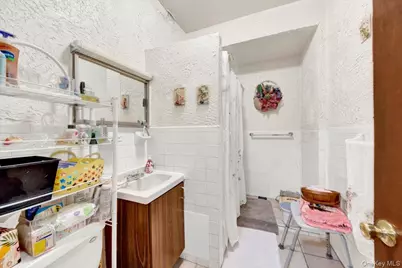 1238 Colgate Avenue, Bronx, NY 10472 - Photo 14