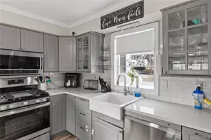 398 Concord Ave, Lindenhurst, NY 11757 - Photo 8