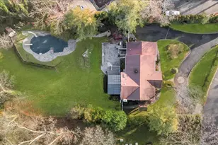 10 Faulkner Ln, Dix Hills, NY 11746 - Photo 40