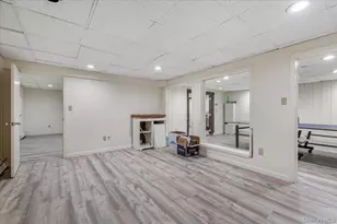 10 Faulkner Ln, Dix Hills, NY 11746 - Photo 32