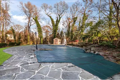 10 Faulkner Lane, Dix Hills, NY 11746 - Photo 38