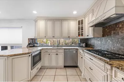 10 Faulkner Lane, Dix Hills, NY 11746 - Photo 6