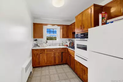 1879 Crompond Road #G-10, Peekskill, NY 10566 - Photo 12