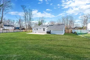 27 Lyman Rd, Patchogue, NY 11772 - Photo 8