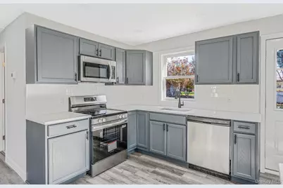 27 Lyman Road, Patchogue, NY 11772 - Photo 14