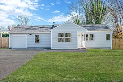 27 Lyman Road, Patchogue, NY 11772 - Photo 2