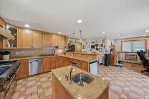 47-23 164th St, Flushing, NY 11358 - Photo 16