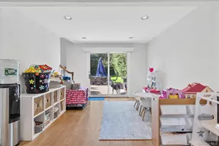 23 Skyview Pl, Melville, NY 11747 - Photo 12